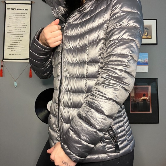 Silver puffy cinched coat - Picture 4 of 4